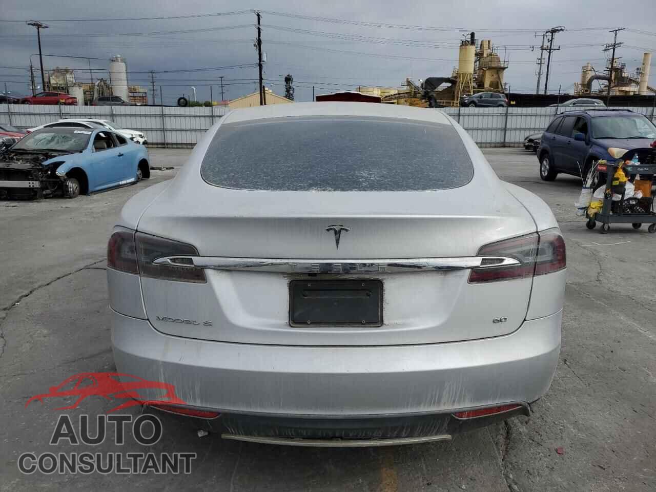 TESLA MODEL S 2013 - 5YJSA1CG6DFP23802