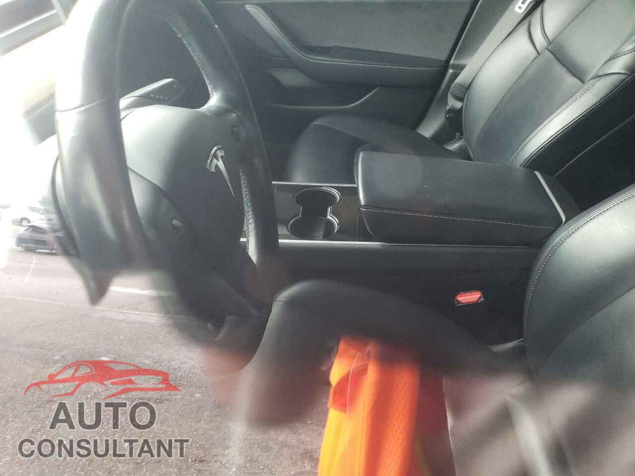 TESLA MODEL 3 2017 - 5YJ3E1EA6HF000930