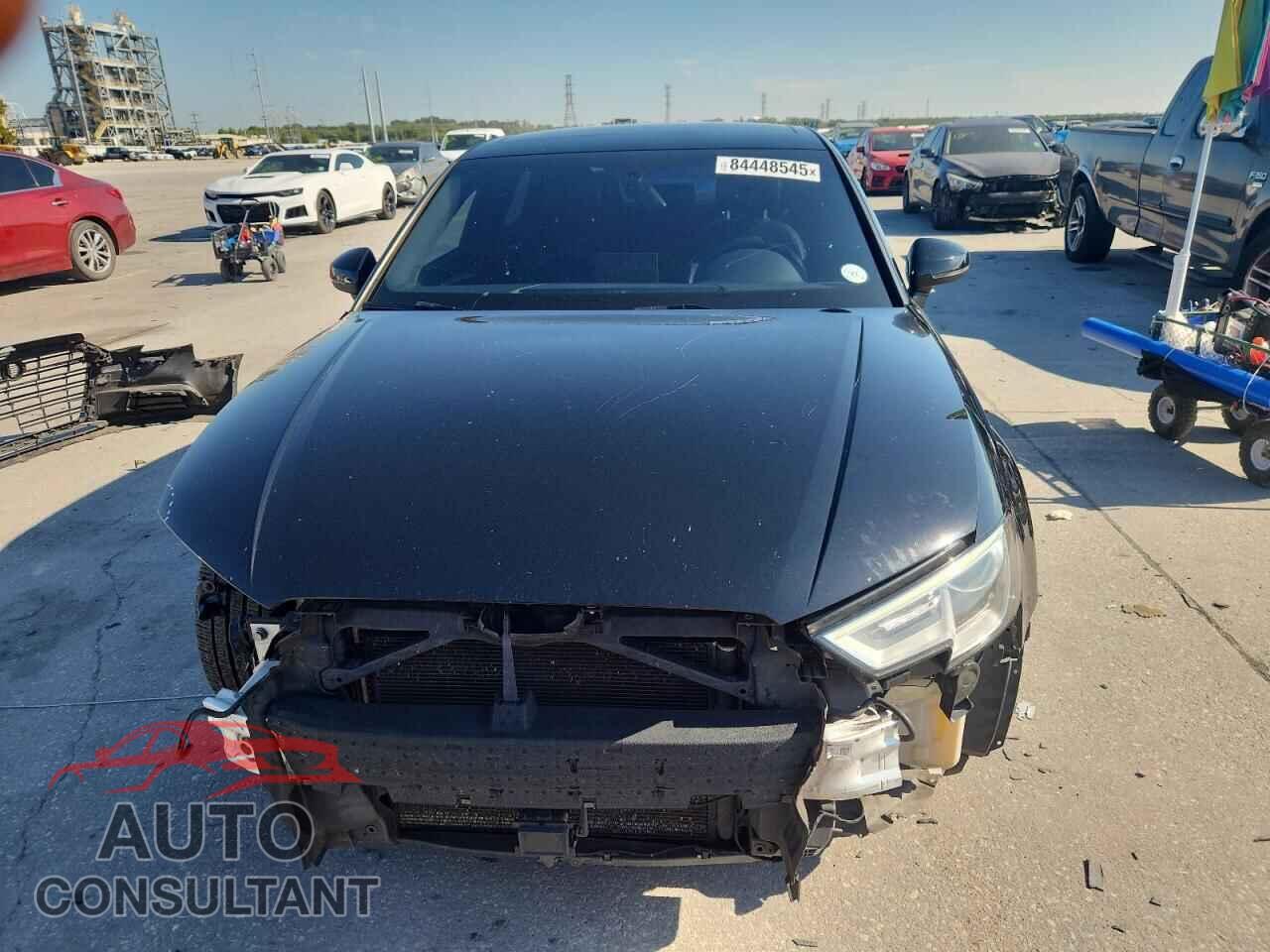 AUDI A3 2019 - WAUAUGFF8KA096399