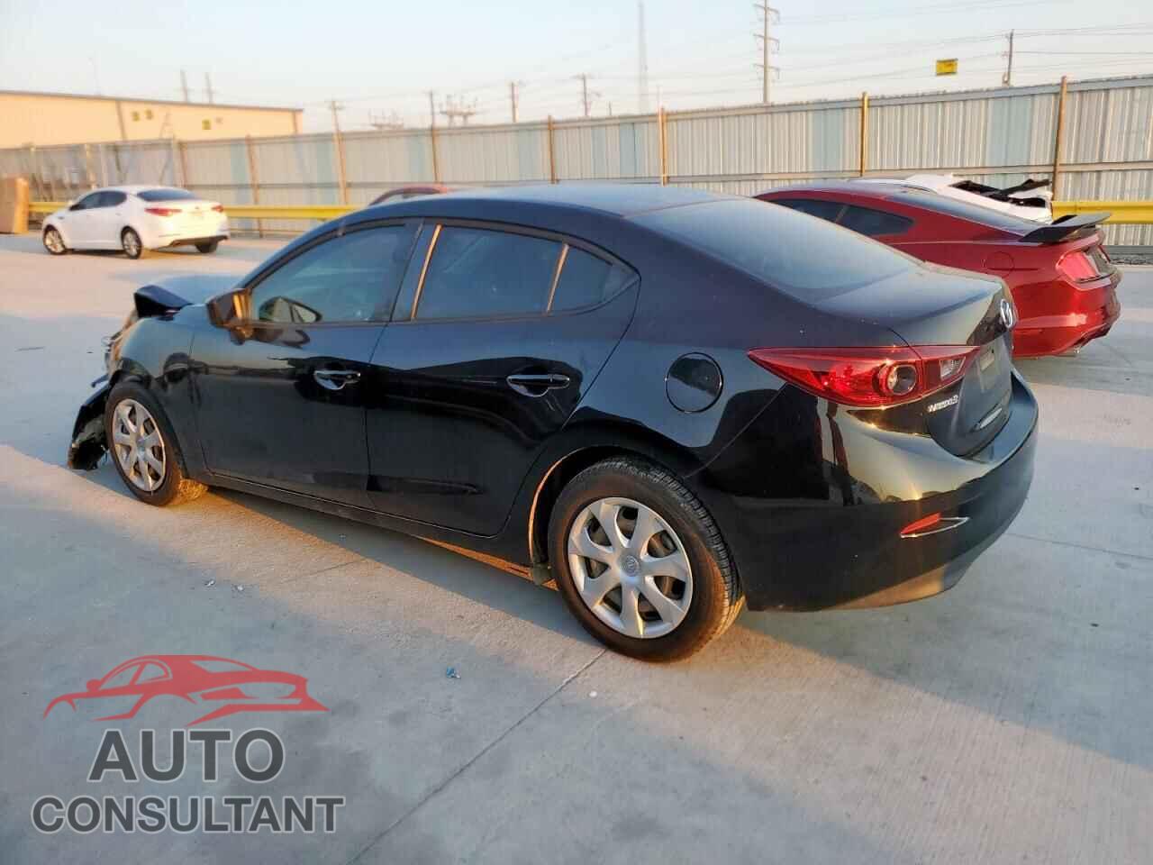 MAZDA 3 2018 - 3MZBN1U77JM270541
