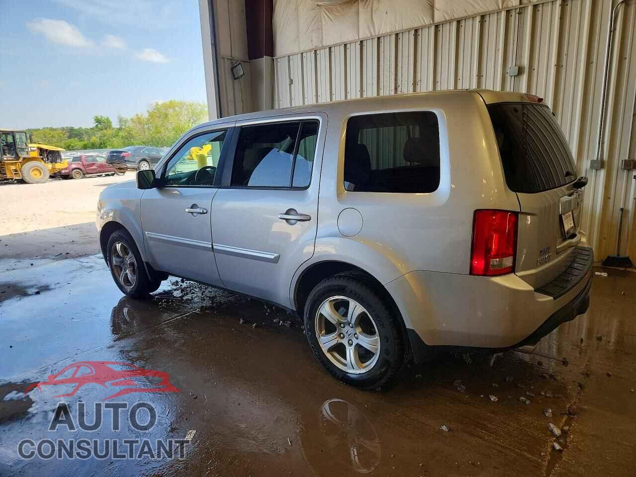 HONDA PILOT 2013 - 5FNYF4H52DB075752