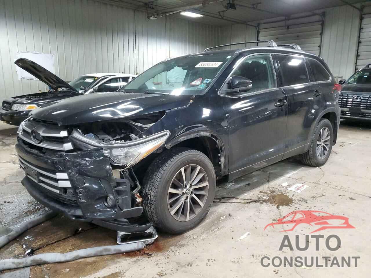 TOYOTA HIGHLANDER 2018 - 5TDJZRFH5JS535769