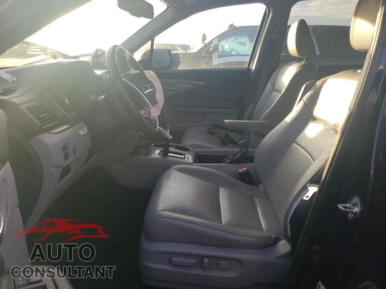 HONDA PILOT 2017 - 5FNYF6H57HB063839