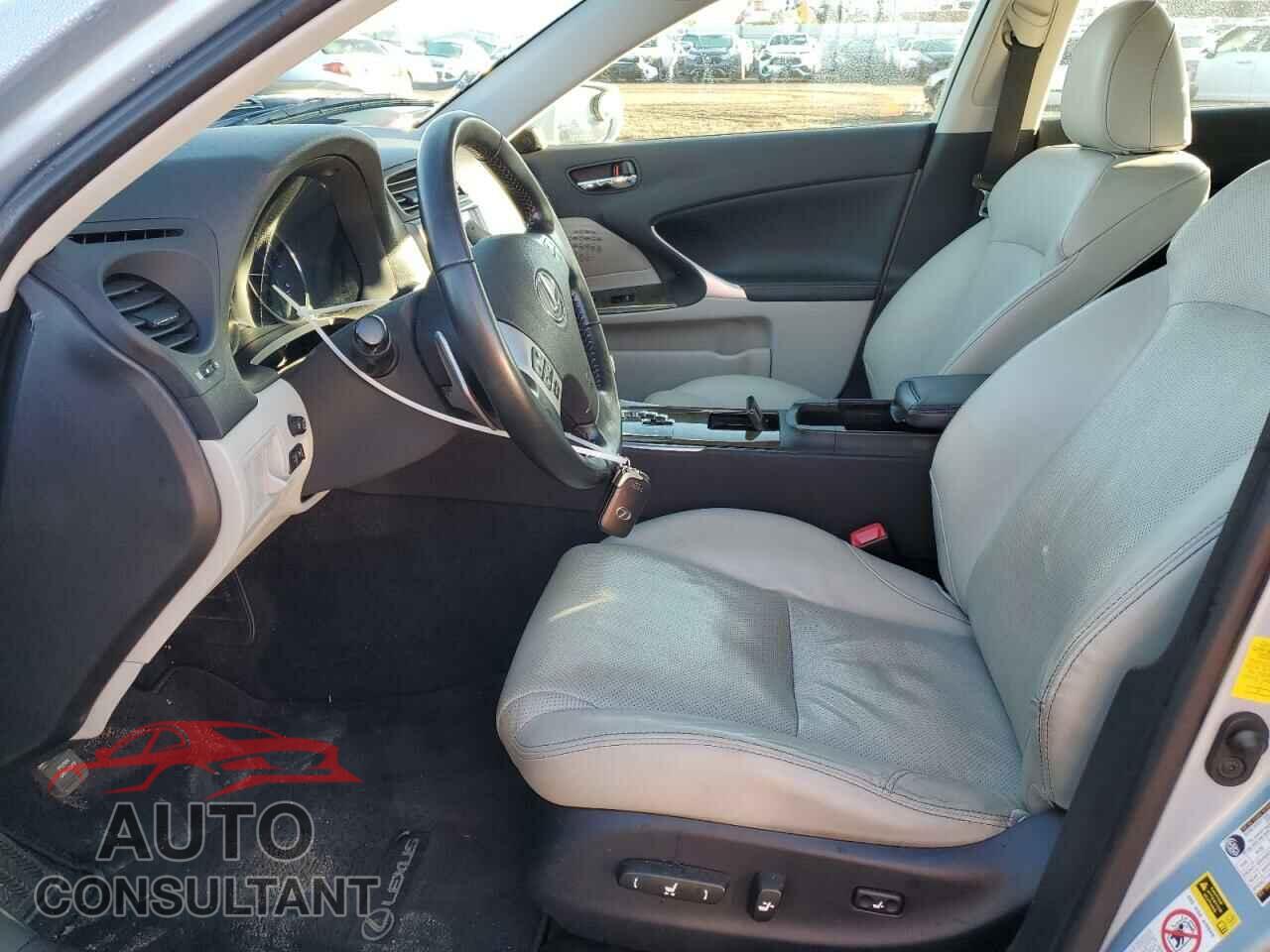LEXUS IS 2011 - JTHBF5C2XB5145651