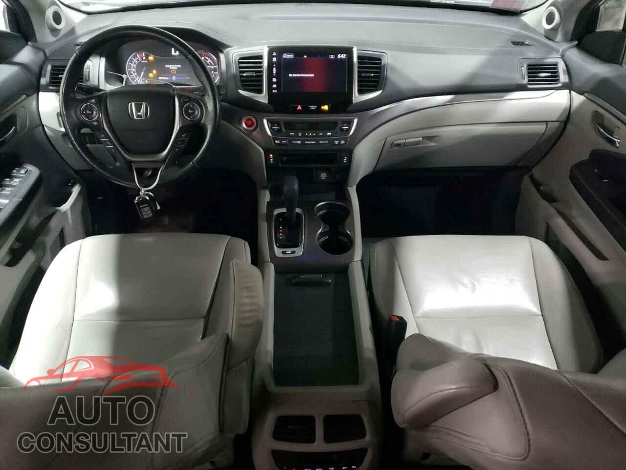 HONDA PILOT 2017 - 5FNYF6H54HB033584