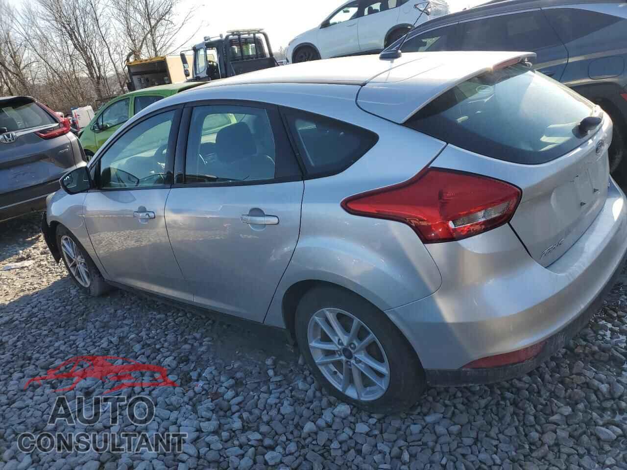 FORD FOCUS 2017 - 1FADP3K26HL278656
