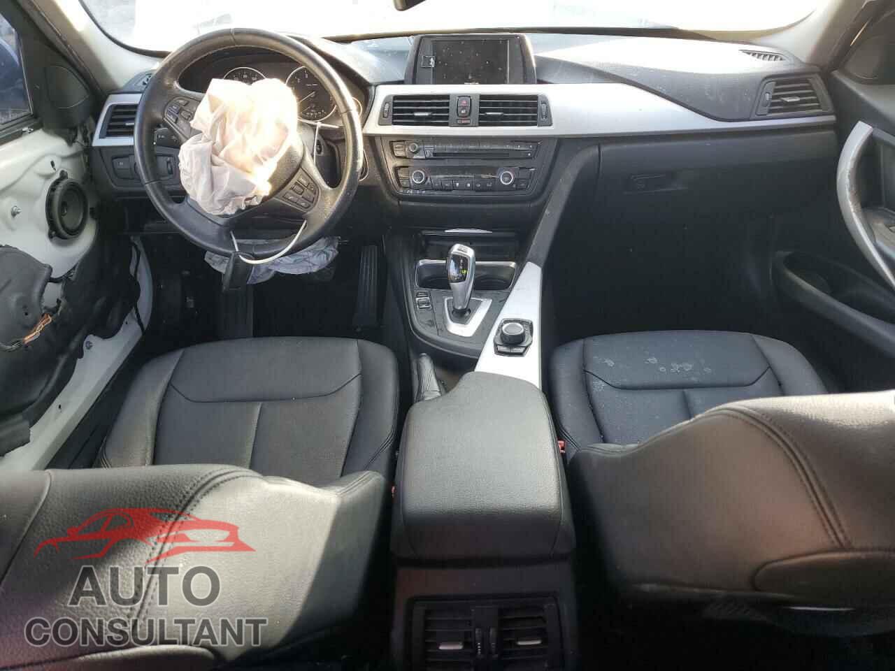 BMW 3 SERIES 2013 - WBA3C1C56DF438135