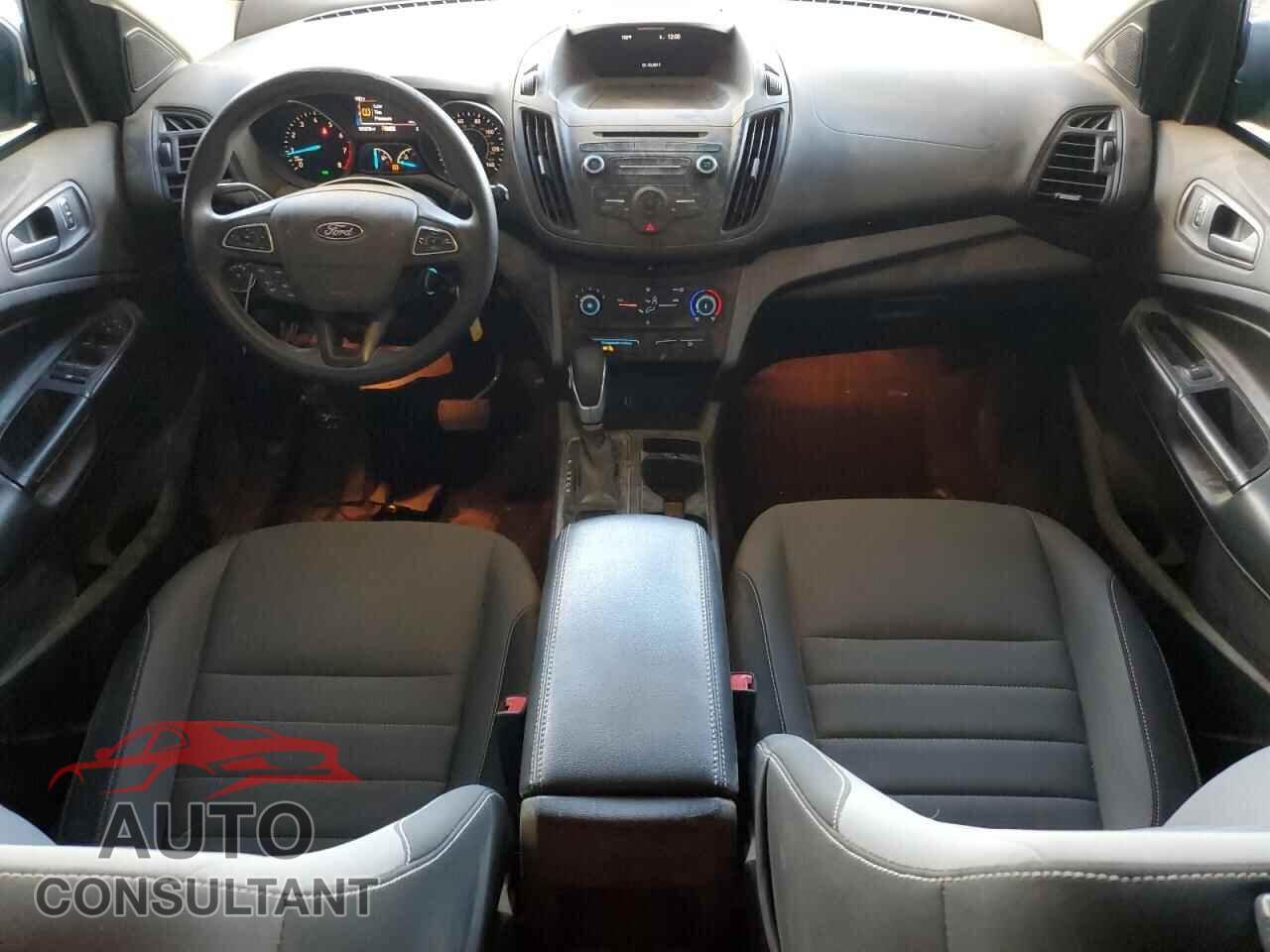 FORD ESCAPE 2017 - 1FMCU0F77HUC98438