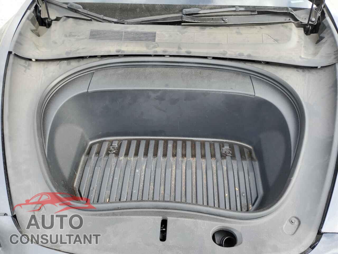 TESLA MODEL 3 2024 - 5YJ3E1EA3RF740971