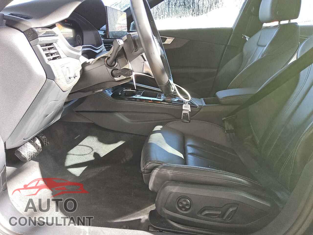 AUDI A4 2023 - WAUEAAF41PN005589