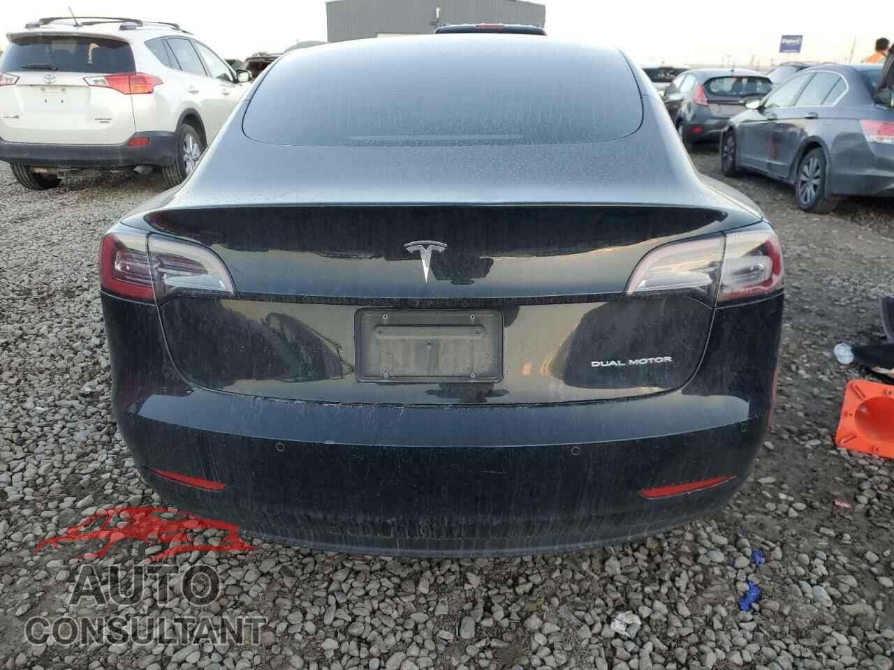 TESLA MODEL 3 2019 - 5YJ3E1EB0KF194838