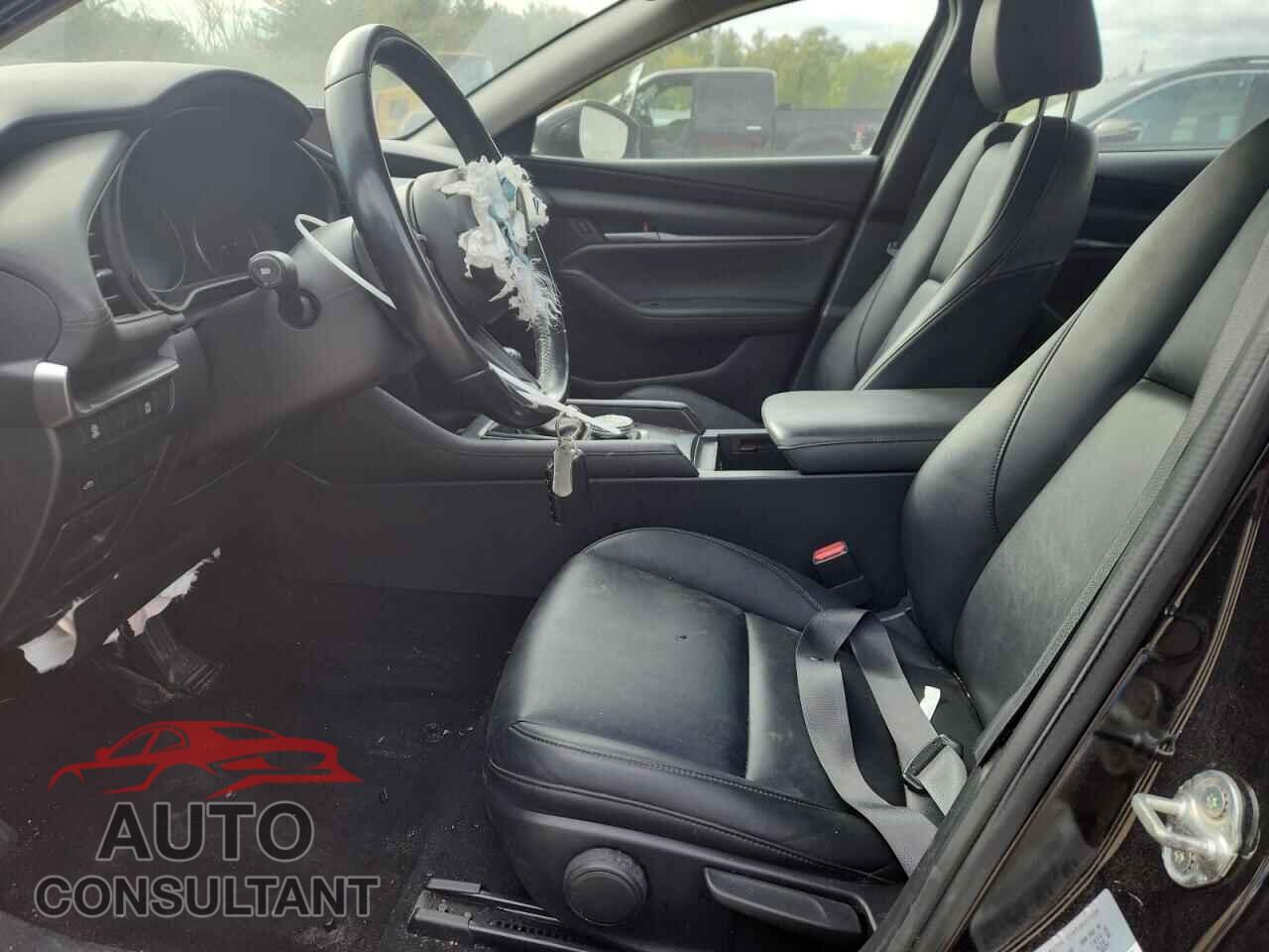 MAZDA 3 2021 - JM1BPABL9M1324033
