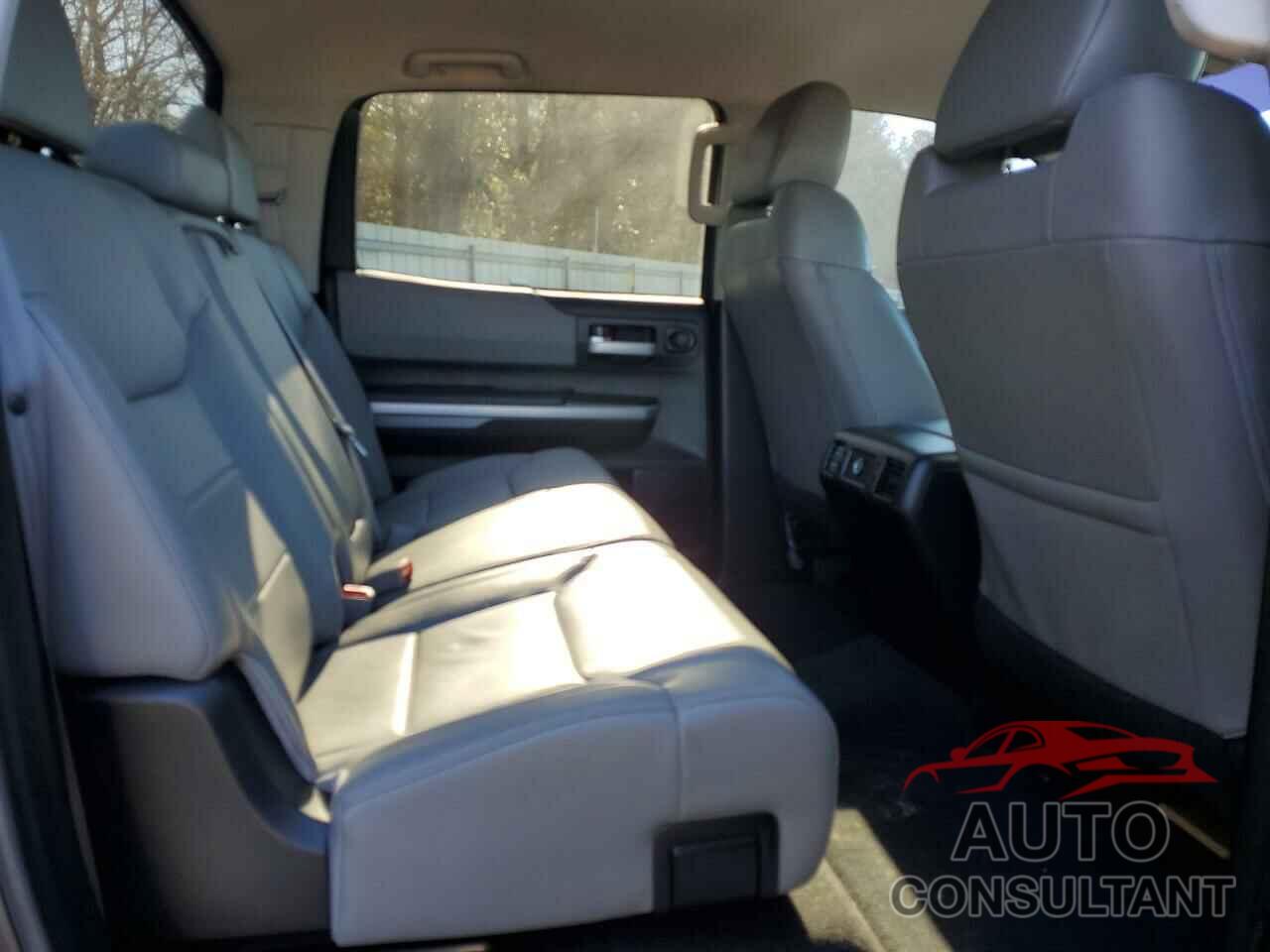 TOYOTA TUNDRA 2017 - 5TFHW5F17HX613489