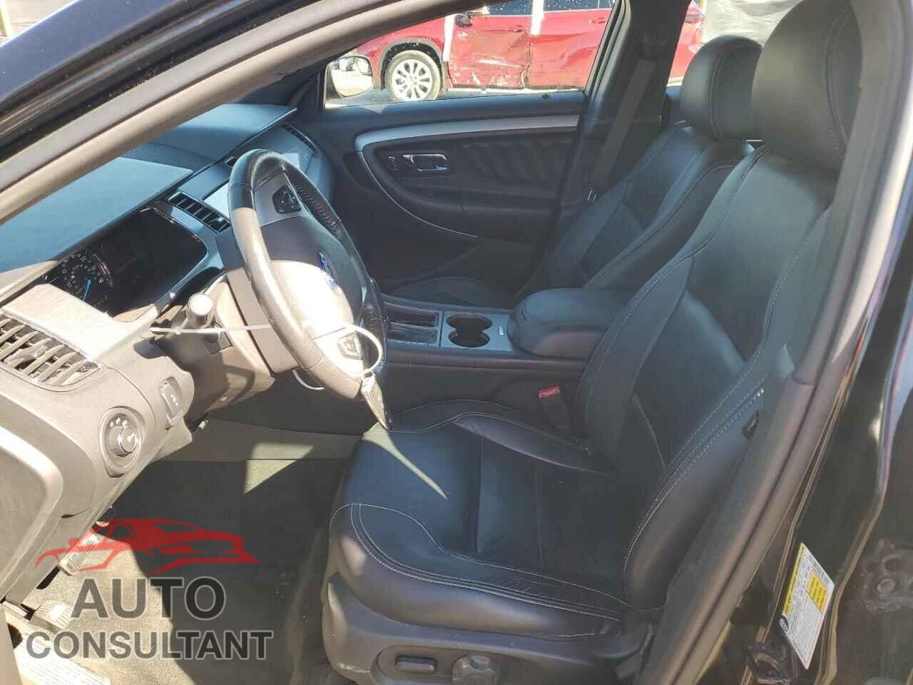 FORD TAURUS 2018 - 1FAHP2E89JG116885