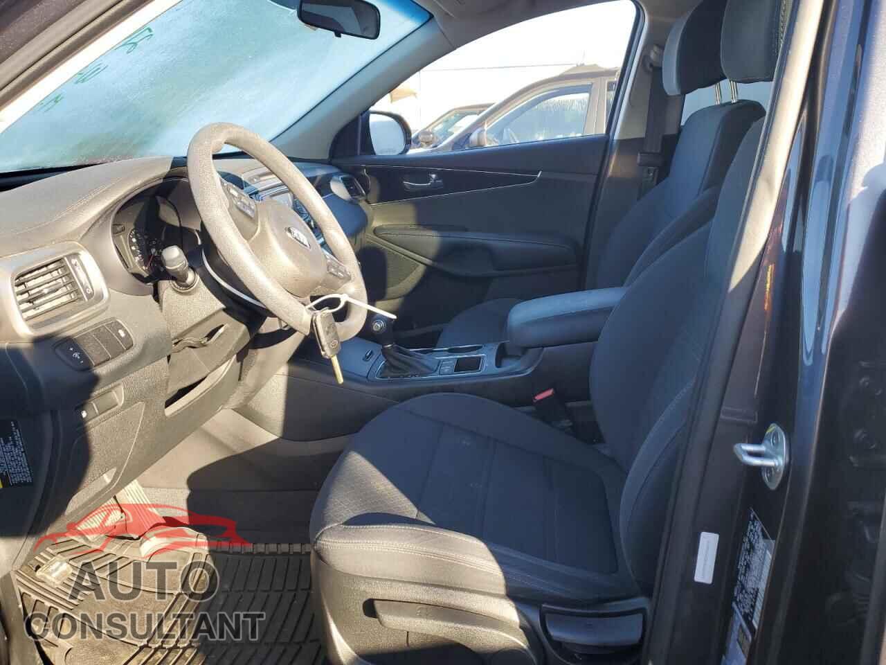 KIA SORENTO 2017 - 5XYPG4A32HG332425