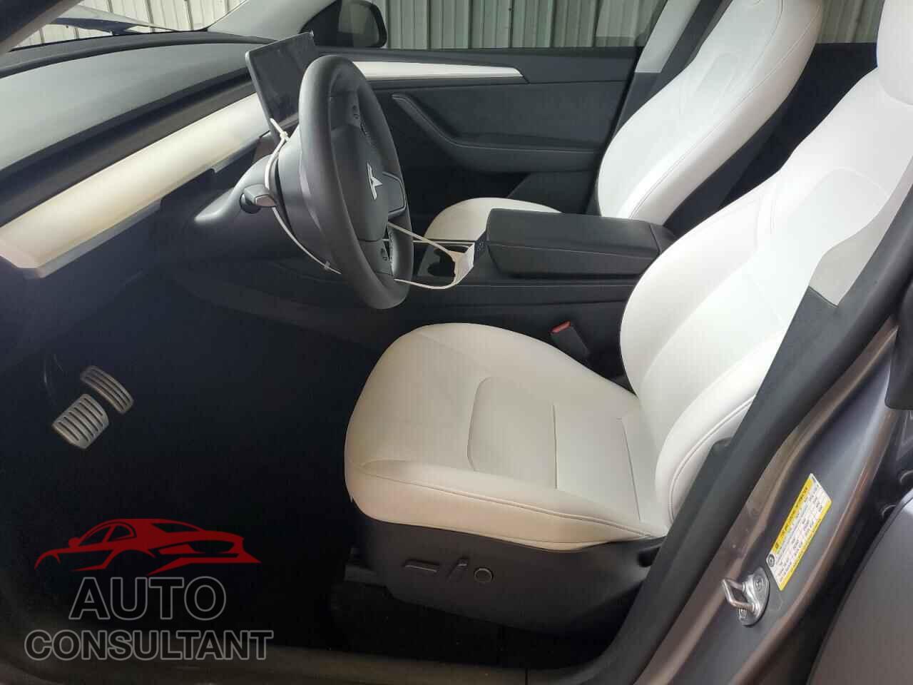 TESLA MODEL Y 2024 - 7SAYGDEF0RA292802
