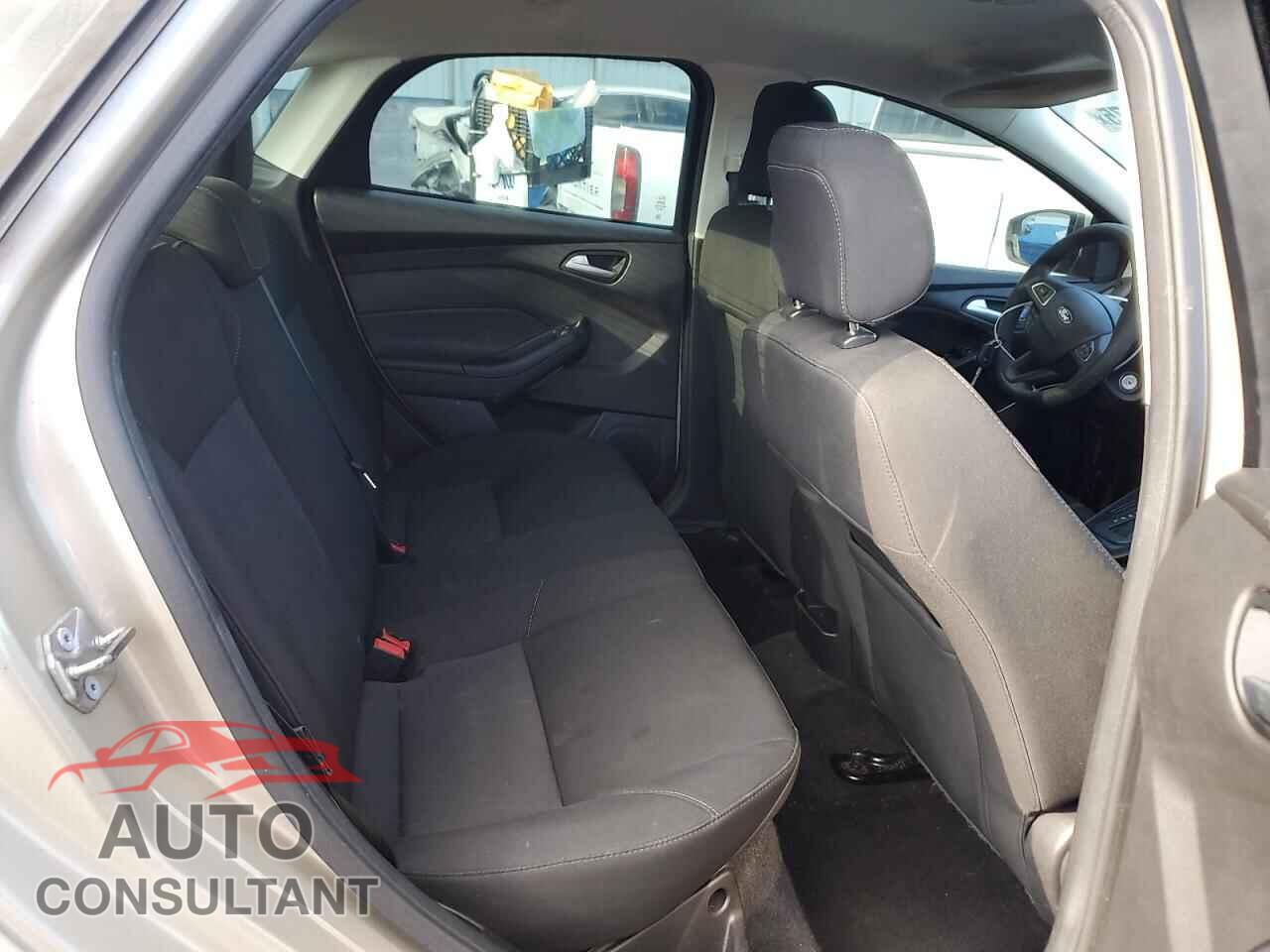 FORD FOCUS 2018 - 1FADP3F25JL212860