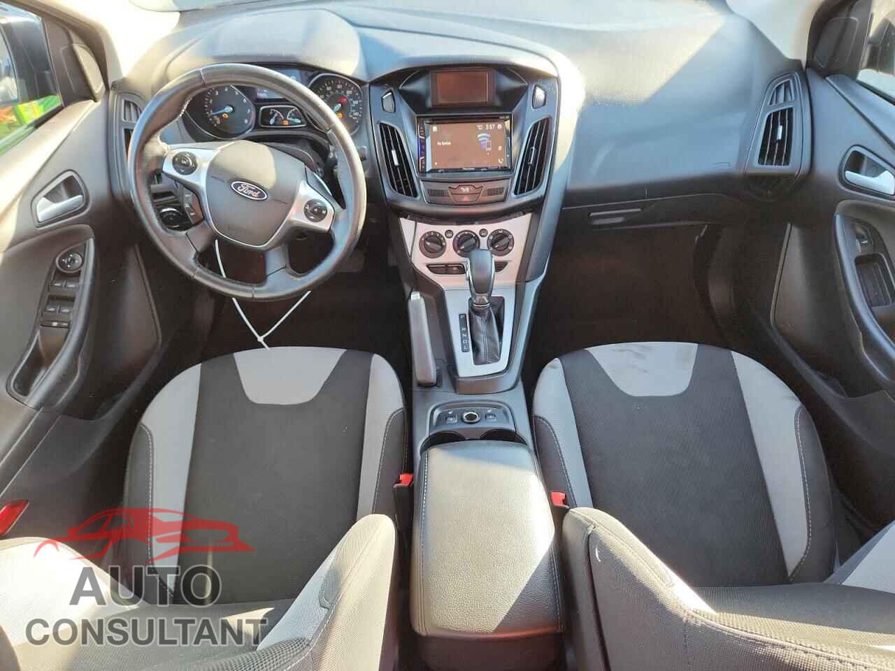 FORD FOCUS 2014 - 1FADP3F2XEL308571