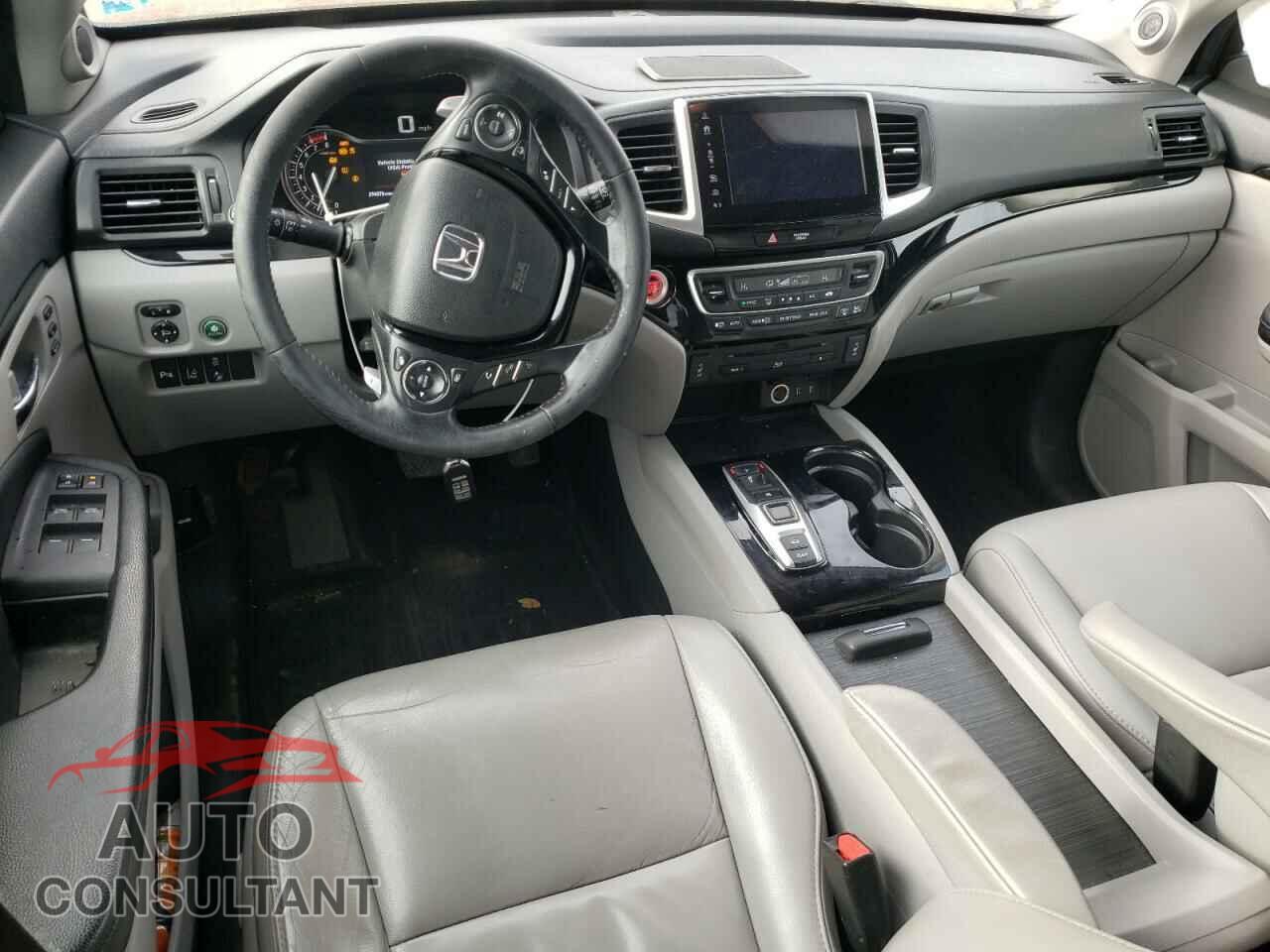 HONDA PILOT 2018 - 5FNYF6H96JB050394