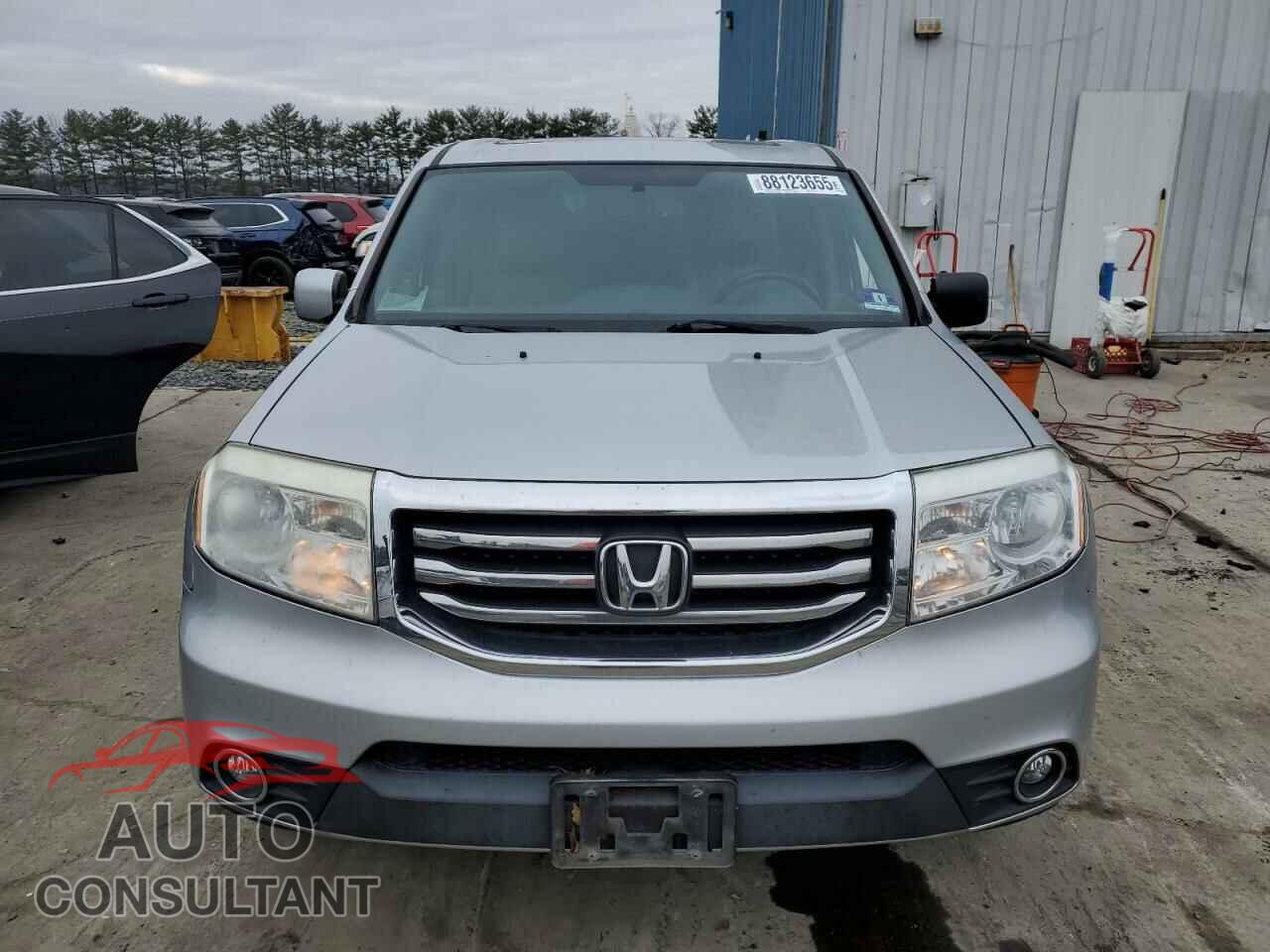 HONDA PILOT 2013 - 5FNYF4H72DB038248