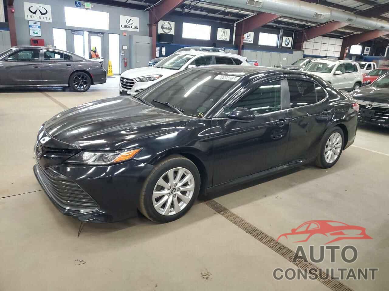 TOYOTA CAMRY 2018 - 4T1B11HK4JU004821