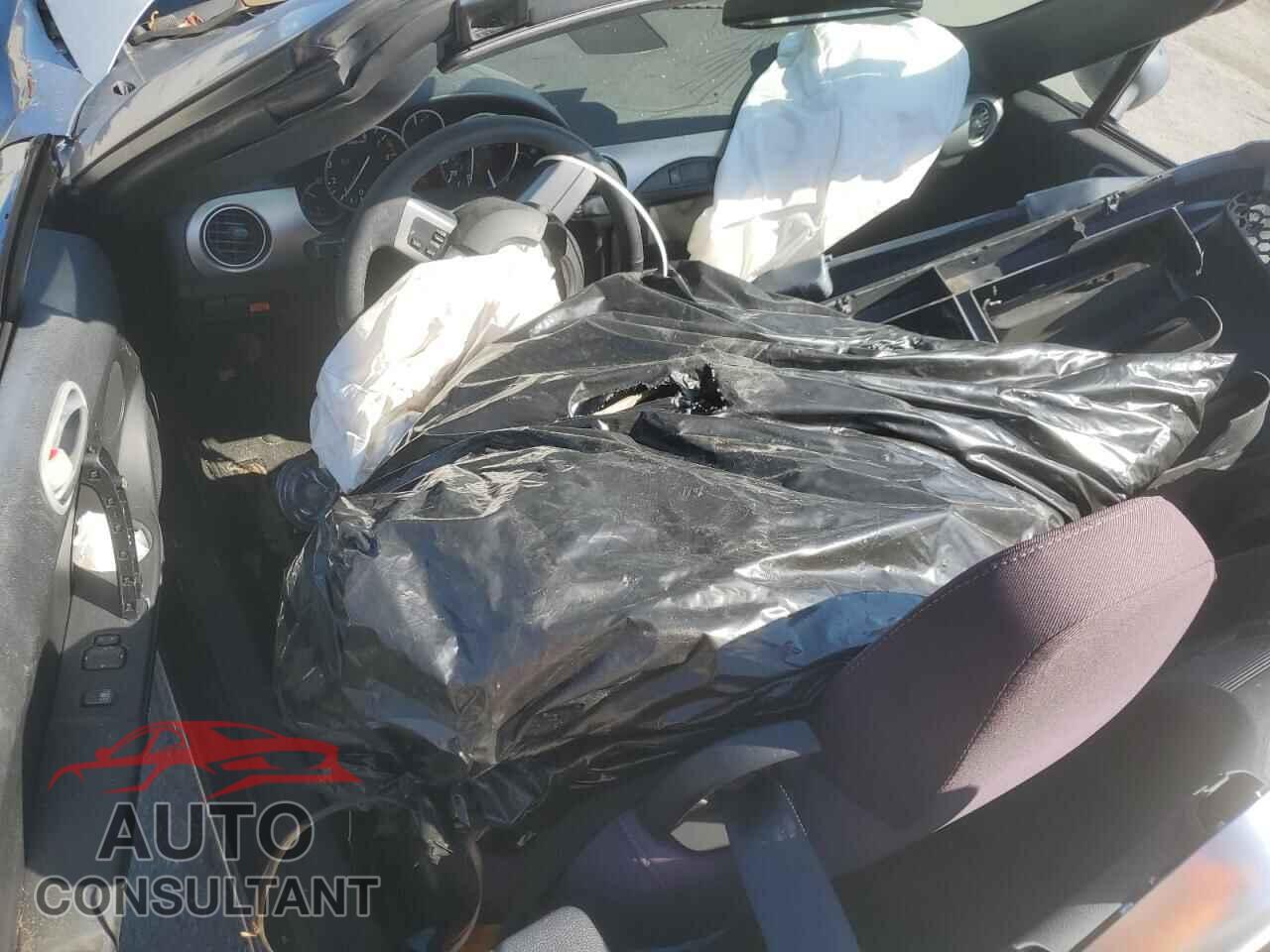 MAZDA MX5 2011 - JM1NC2MF2B0213719