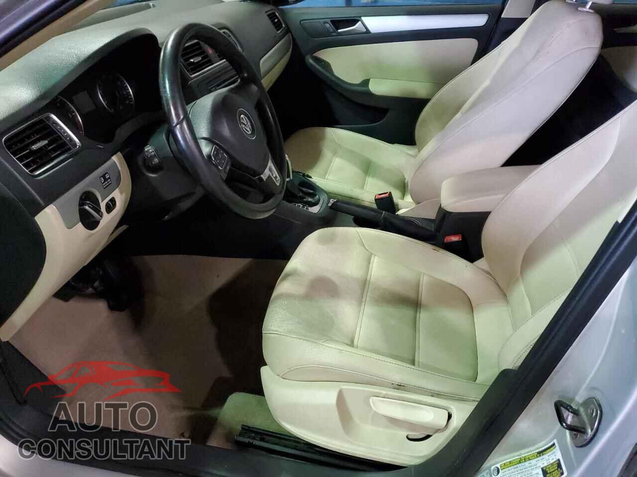 VOLKSWAGEN JETTA 2012 - 3VWLL7AJ4CM070863