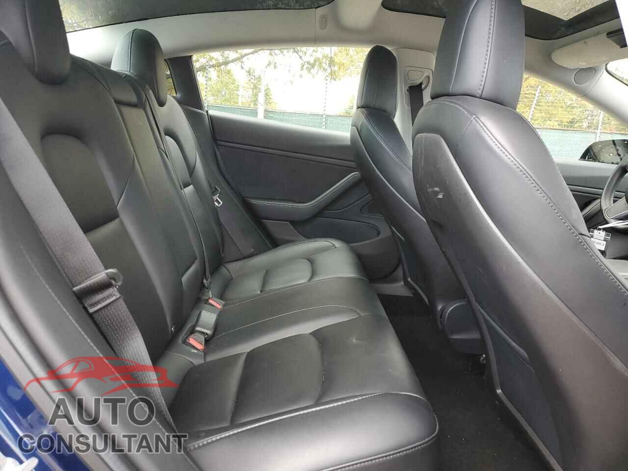 TESLA MODEL 3 2019 - 5YJ3E1EB1KF453952