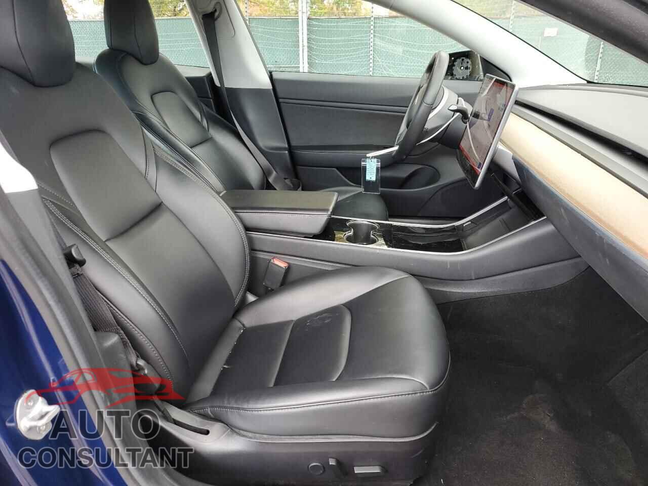 TESLA MODEL 3 2019 - 5YJ3E1EB1KF453952