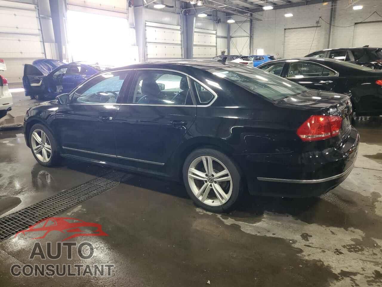 VOLKSWAGEN PASSAT 2015 - 1VWCV7A33FC009067