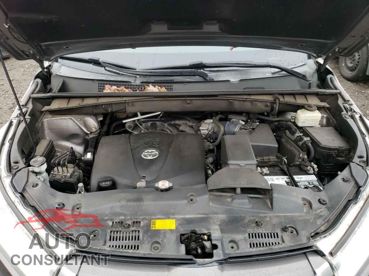 TOYOTA HIGHLANDER 2018 - 5TDBZRFH0JS834994