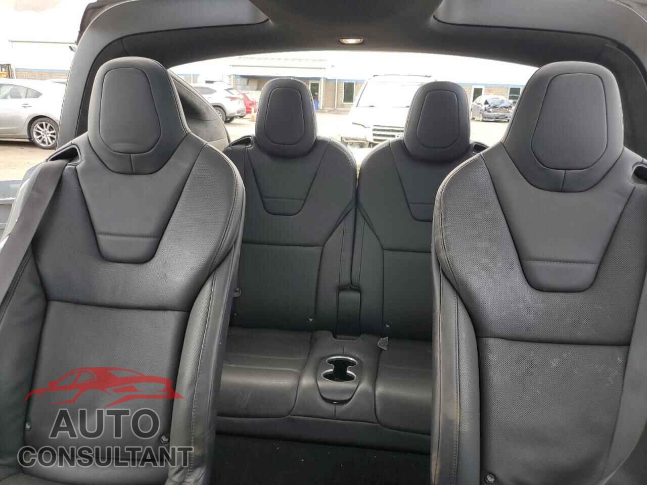 TESLA MODEL X 2016 - 5YJXCBE21GF025688