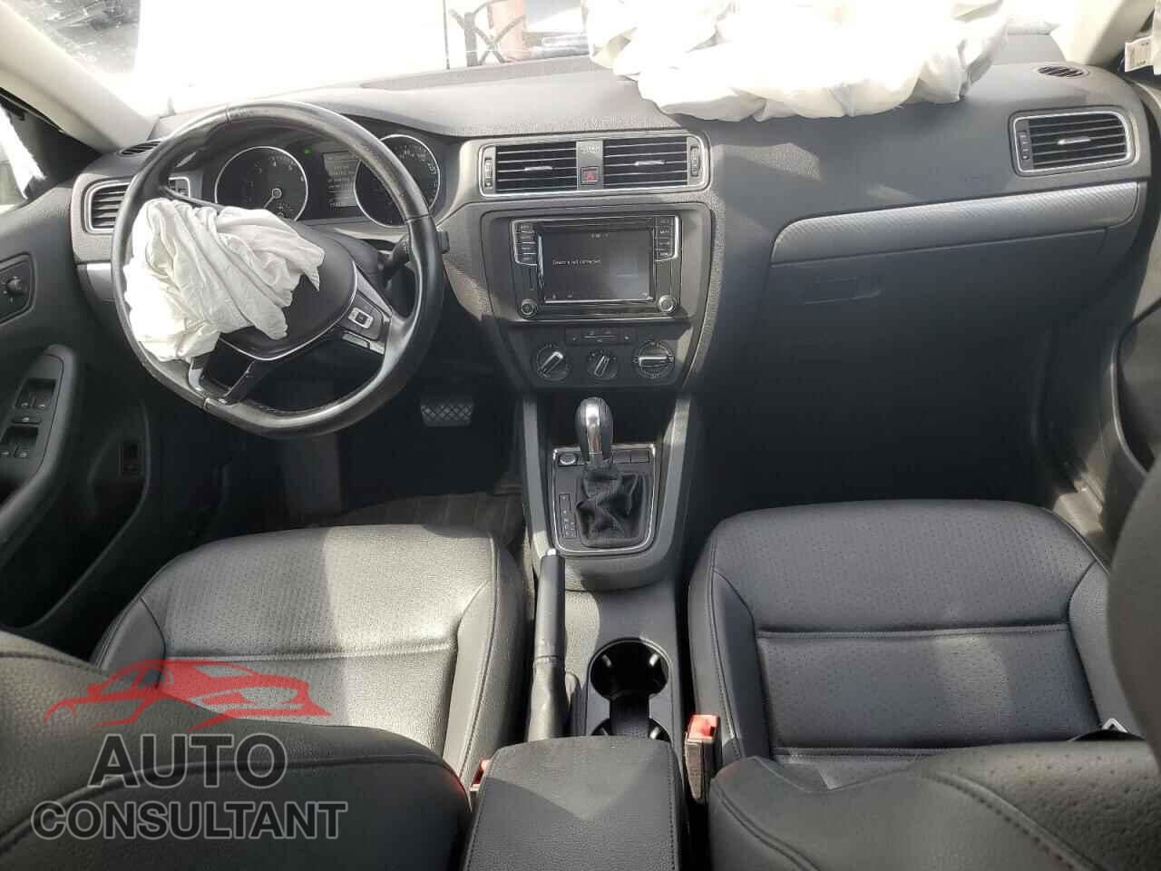 VOLKSWAGEN JETTA 2017 - 3VWDB7AJ4HM284508