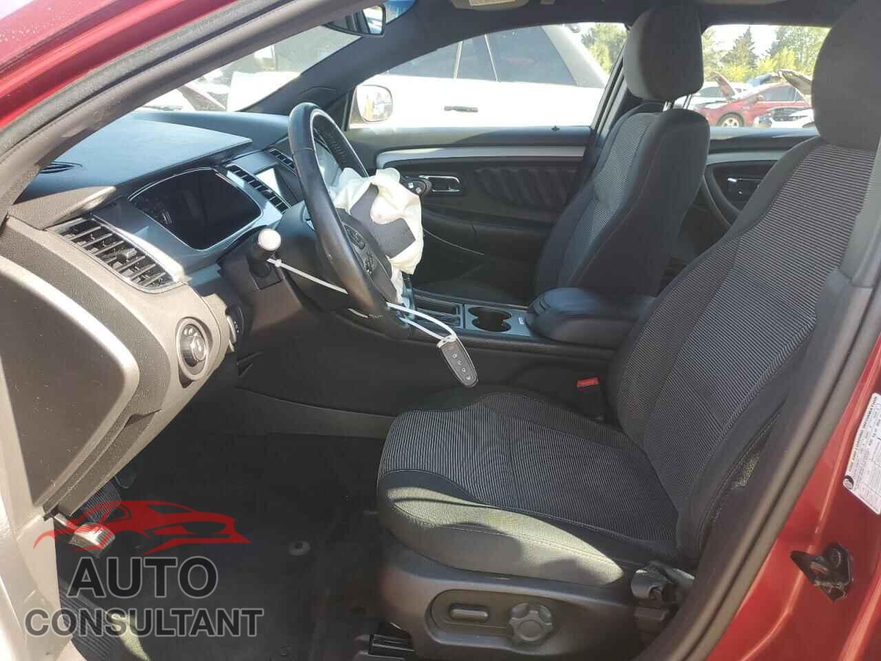 FORD TAURUS 2018 - 1FAHP2E84JG127700