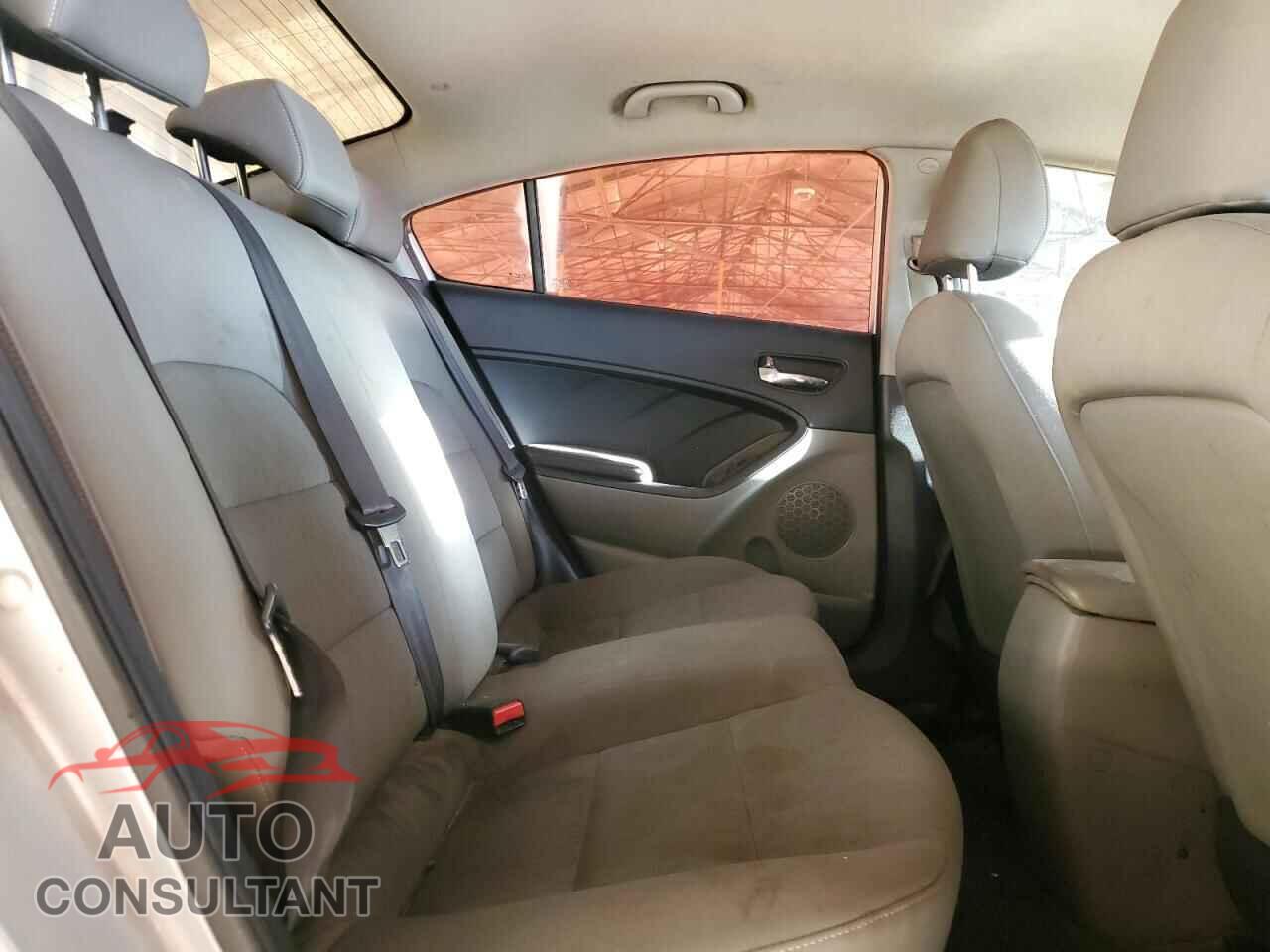 KIA FORTE 2015 - KNAFK4A67F5375892