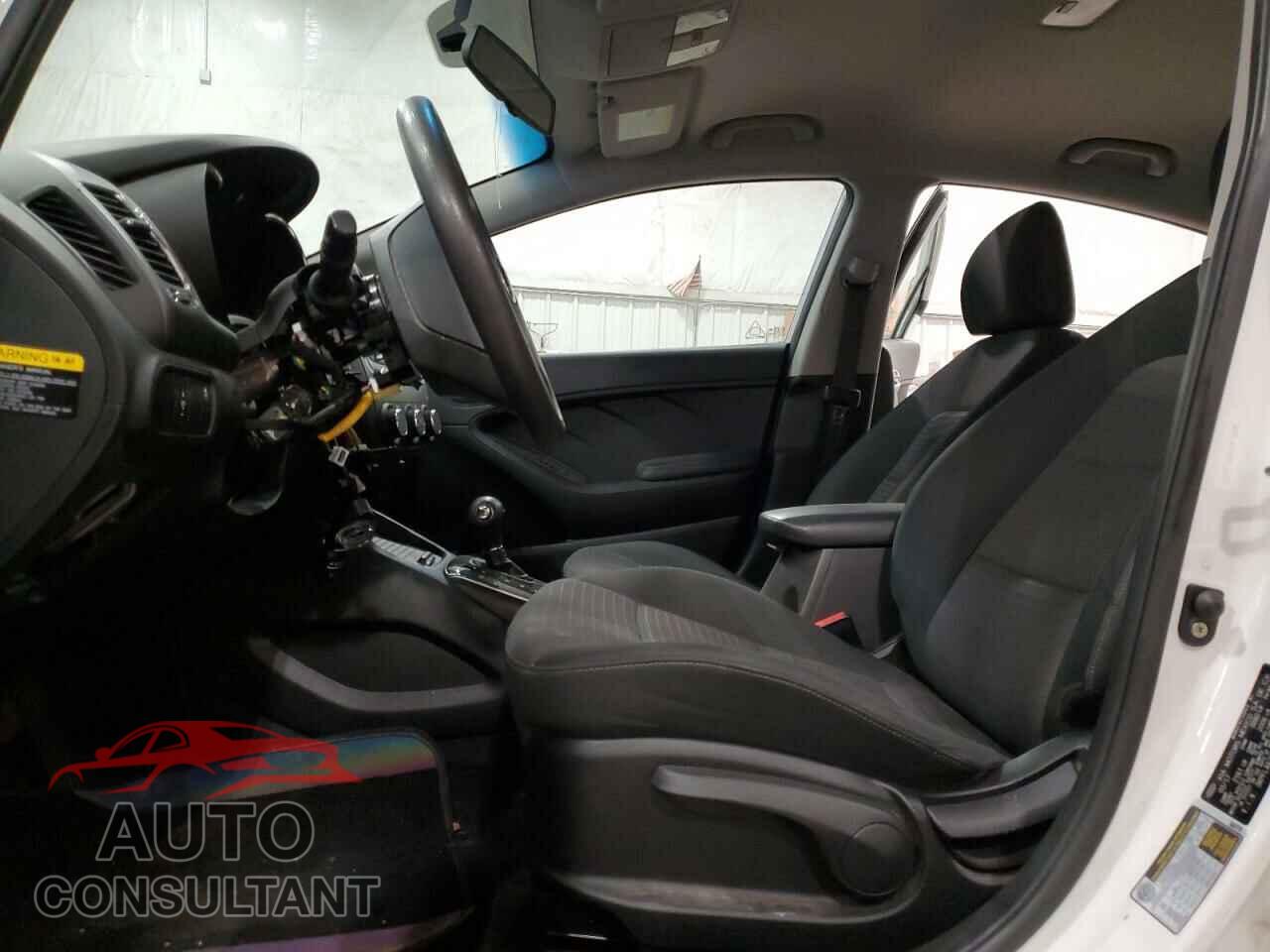 KIA FORTE 2017 - 3KPFL4A74HE132427