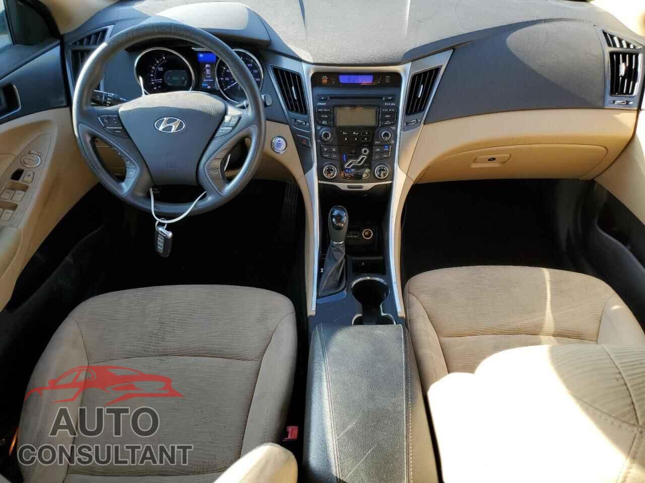 HYUNDAI SONATA 2012 - KMHEC4A47CA046568