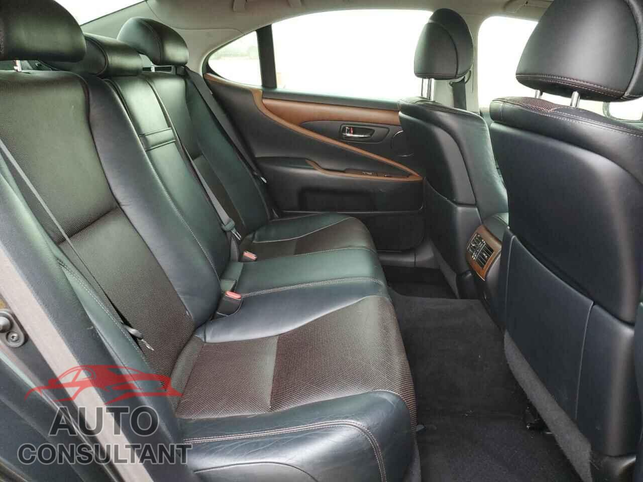 LEXUS LS460 2011 - JTHCL5EF8B5012268