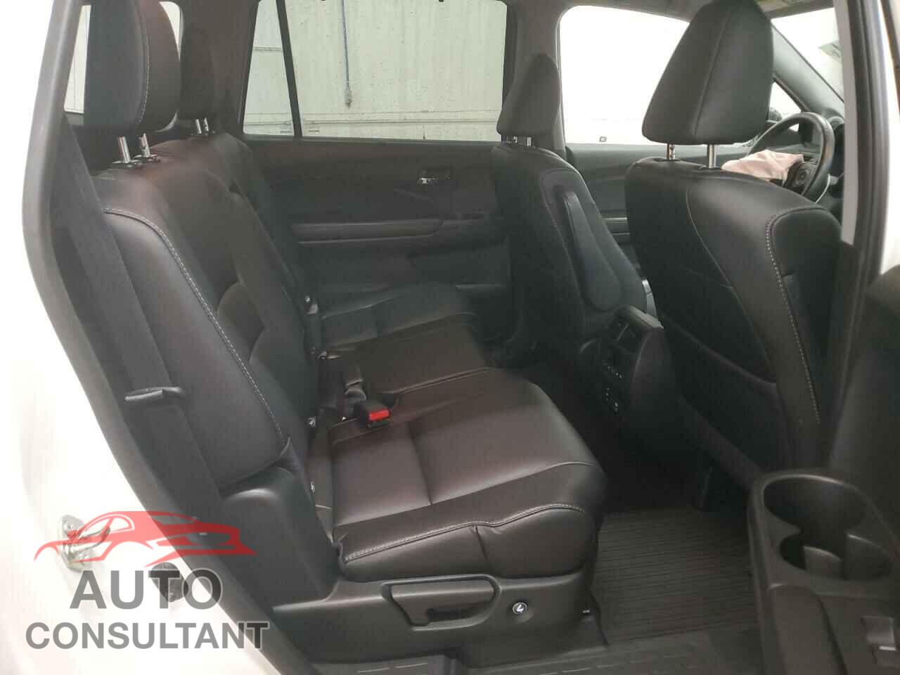 HONDA PILOT 2017 - 5FNYF6H96HB044332