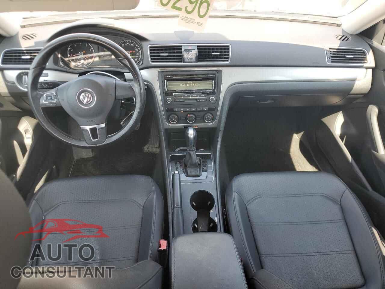 VOLKSWAGEN PASSAT 2015 - 1VWAT7A31FC035132