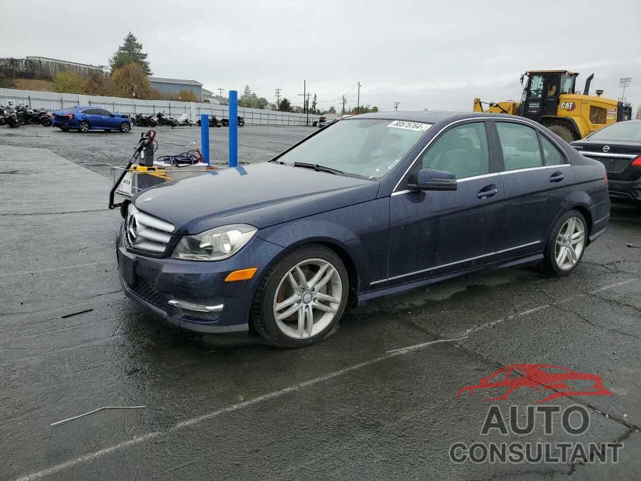 MERCEDES-BENZ C-CLASS 2013 - WDDGF4HB4DA780052