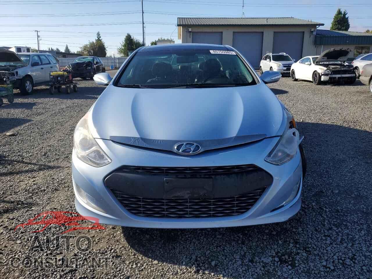 HYUNDAI SONATA 2013 - KMHEC4A41DA077056