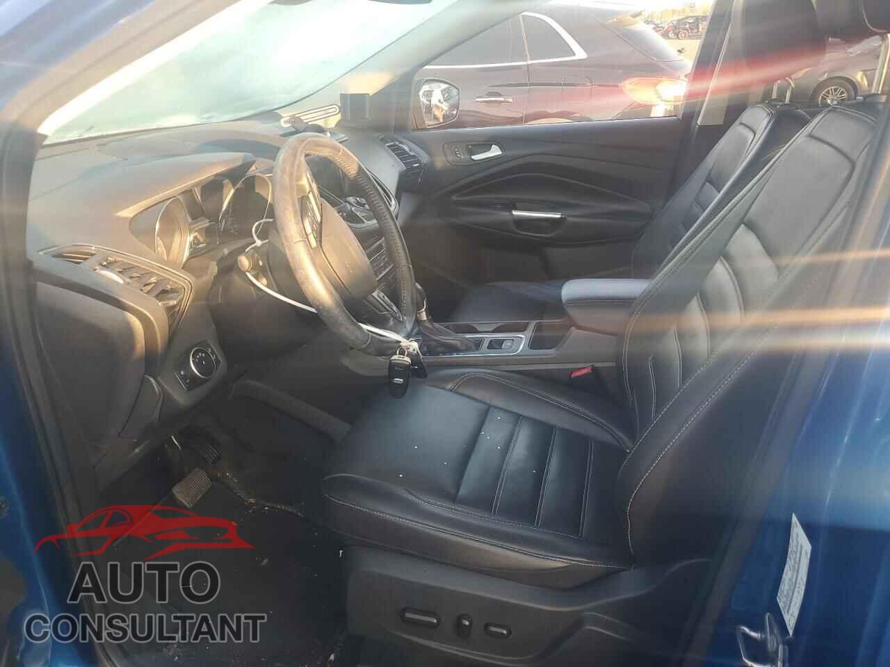 FORD ESCAPE 2017 - 1FMCU9JD5HUB87906