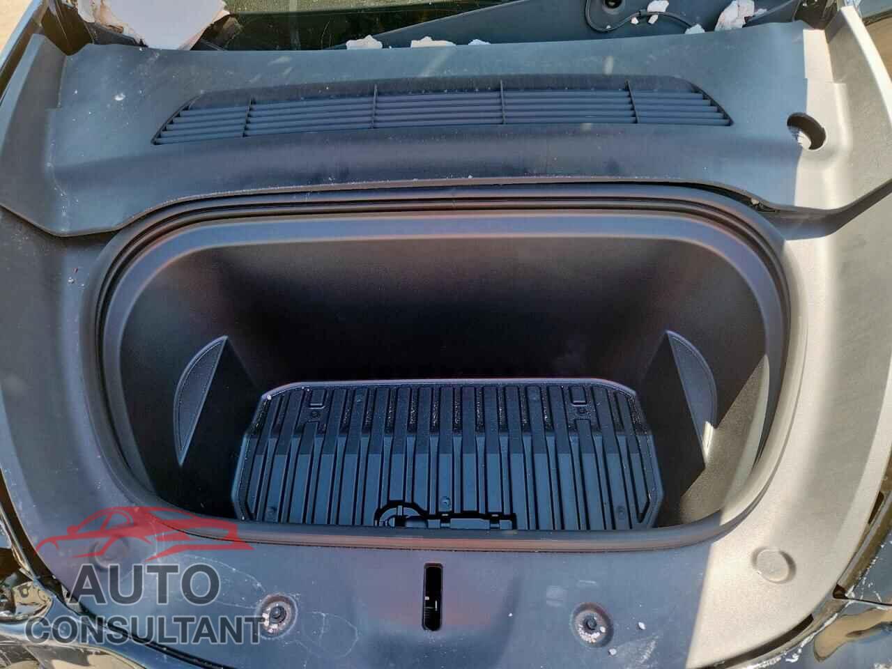 TESLA MODEL Y 2024 - 7SAYGDED4RA304478