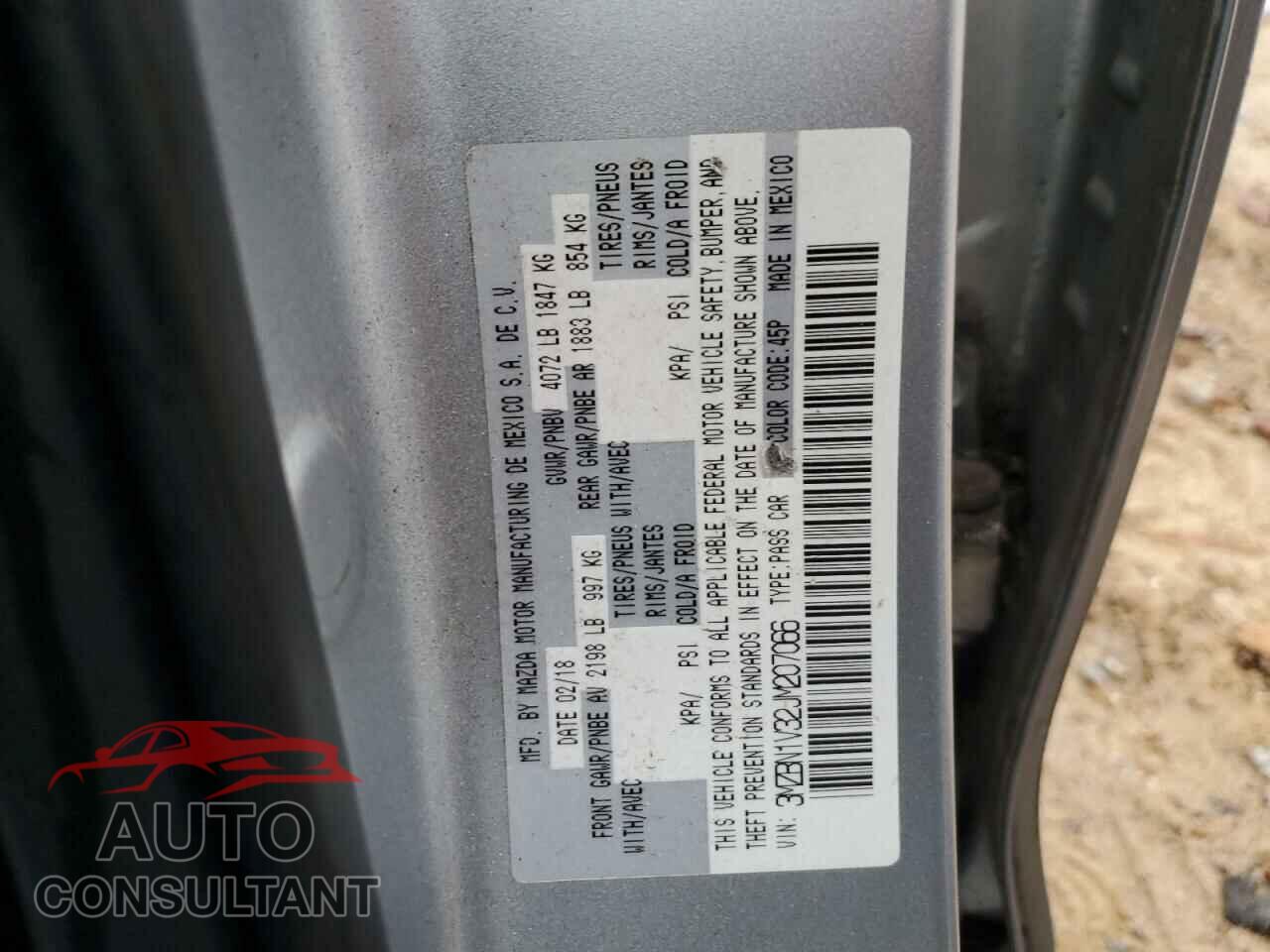 MAZDA 3 2018 - 3MZBN1V32JM207066