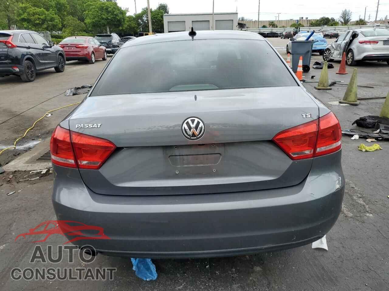 VOLKSWAGEN PASSAT 2015 - 1VWAS7A39FC090690