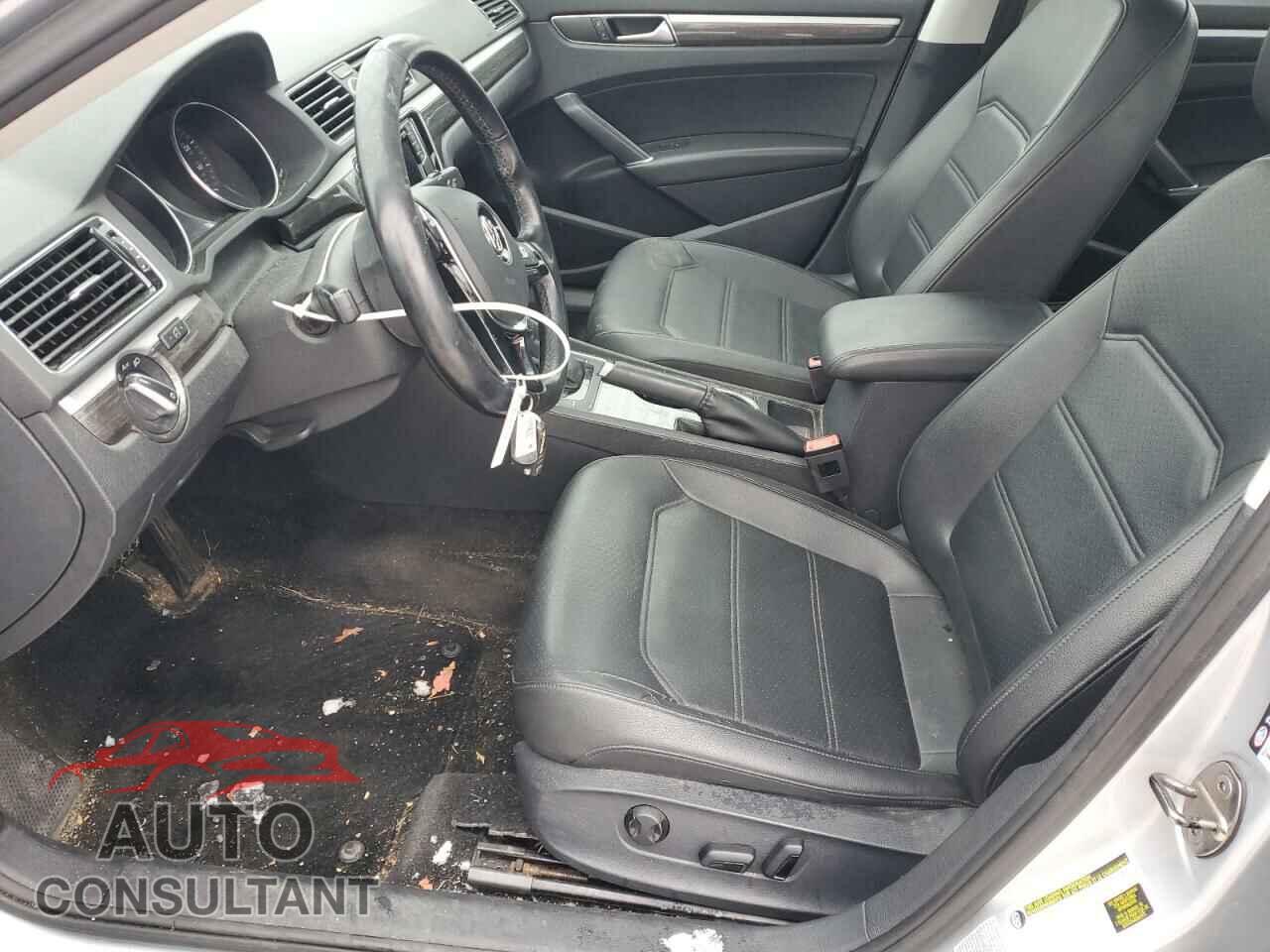 VOLKSWAGEN PASSAT 2017 - 1VWBT7A37HC002045