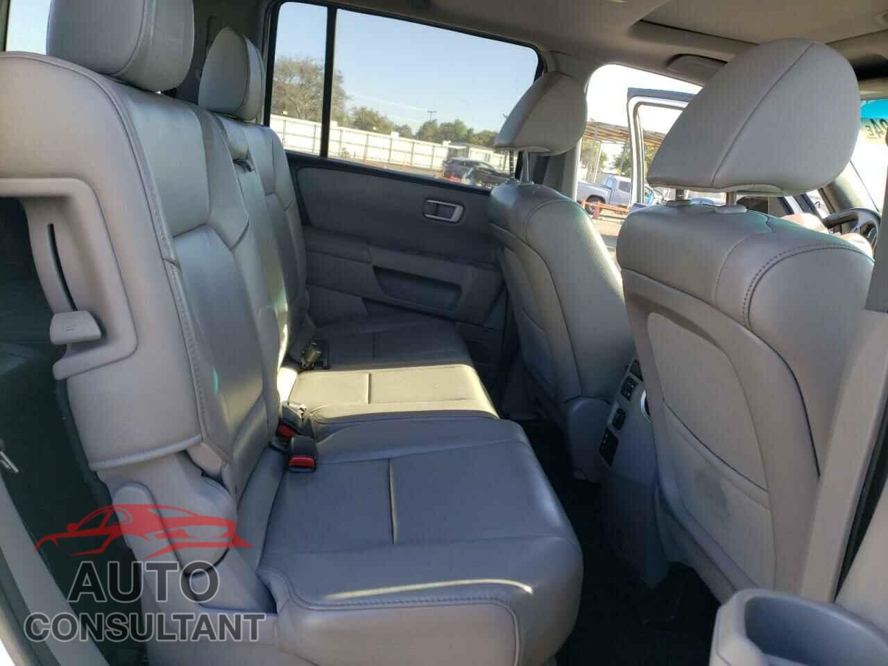 HONDA PILOT 2013 - 5FNYF3H64DB040505