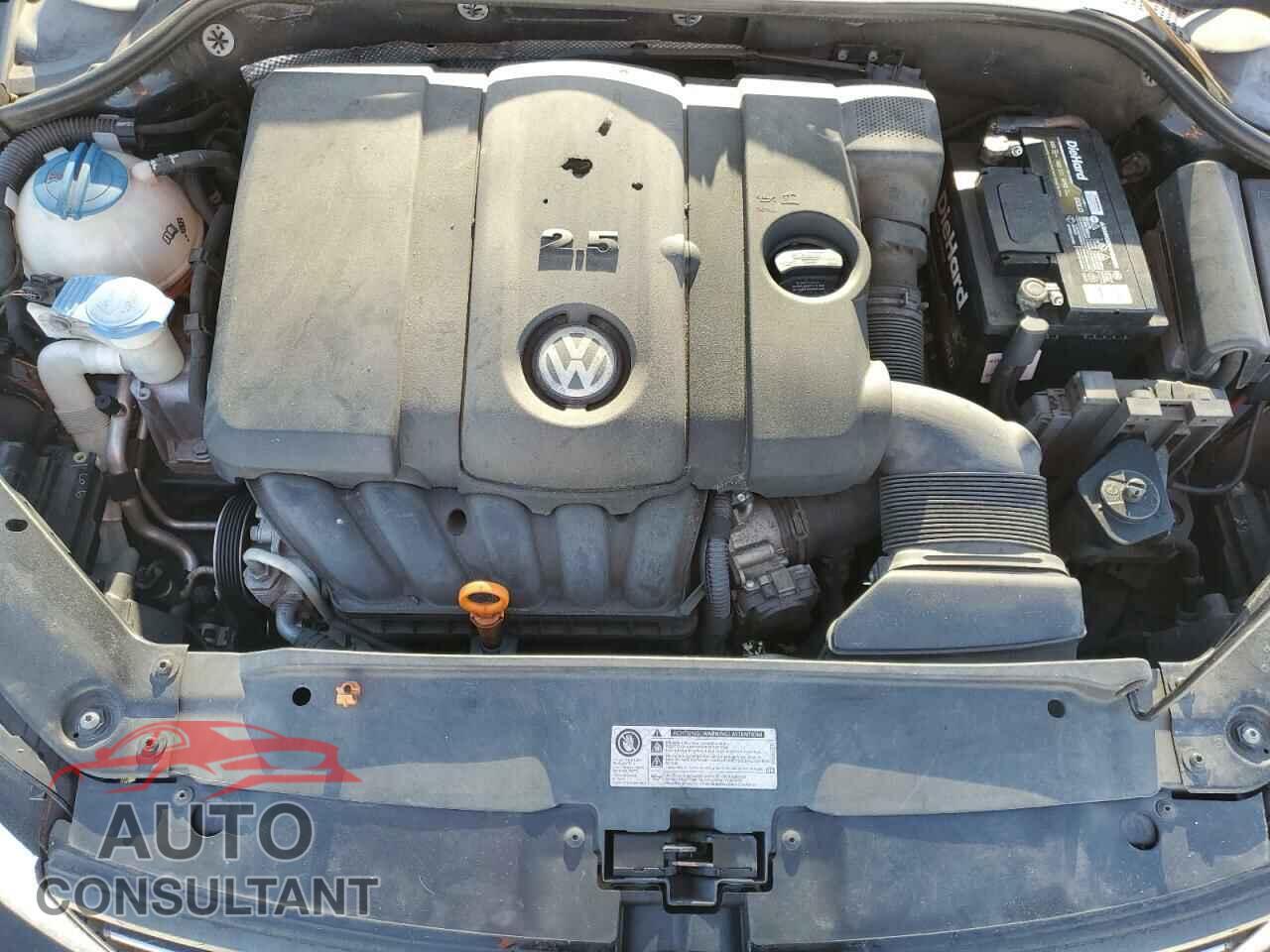 VOLKSWAGEN JETTA 2012 - 3VWLX7AJ2CM304776