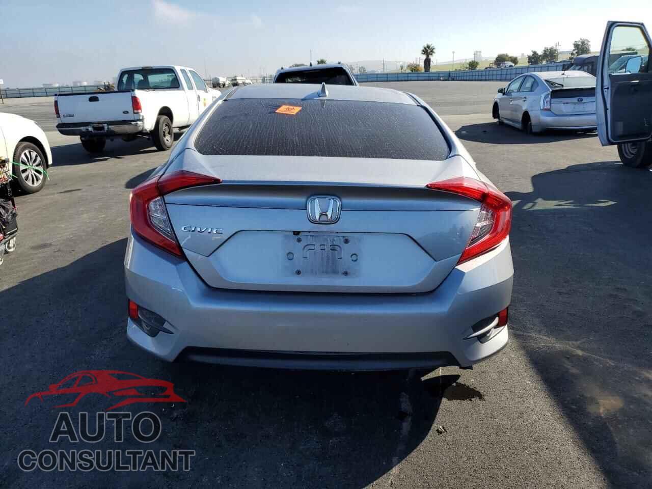 HONDA CIVIC 2018 - 2HGFC2F77JH598328